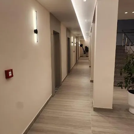 Miami * Golem (Tirana)