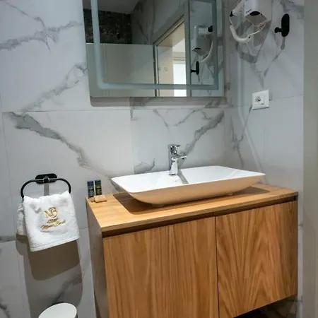 Hotel Miami Golem (Tirana)