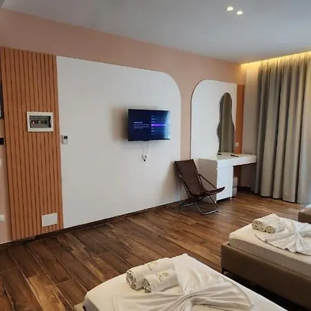 Hotel Miami Golem (Tirana)