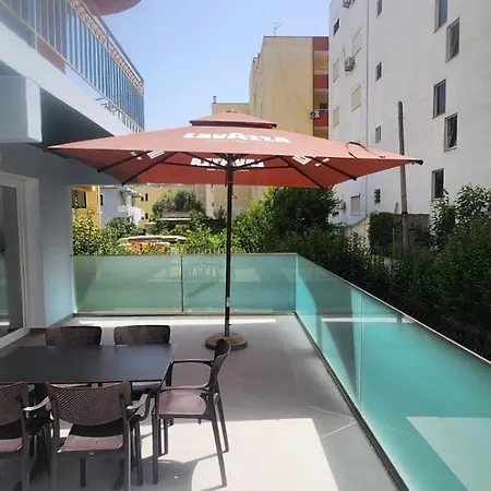 Miami Golem (Tirana)