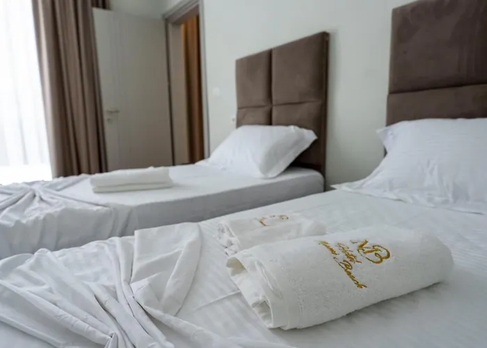 Miami * Golem (Tirana)