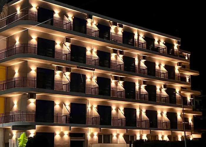 Miami Hotel Golem (Tirana)